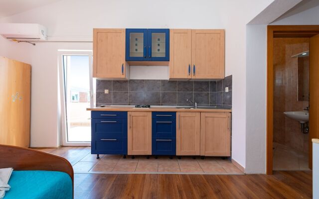 Bonvie Apartments in Center B3