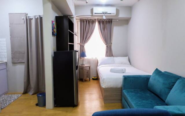 Spacious Pool View Menteng Square Apartment