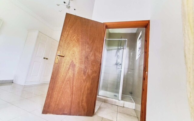 Beautiful one bed Apartment in Tema, Community 6