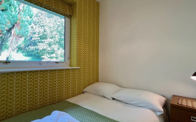Pant Golau House