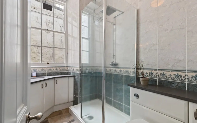 Laston Garden Apartment - Sea Views Large Terrace