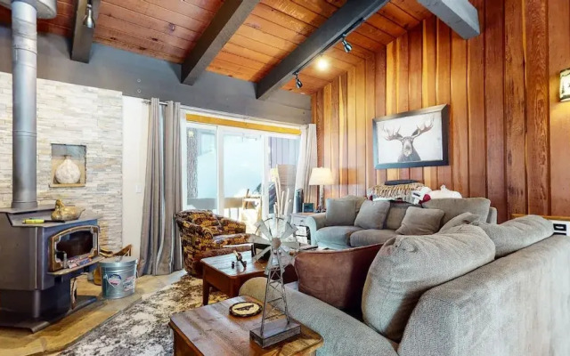 Mammoth Estates #140 2 Bedroom Condo by RedAwning