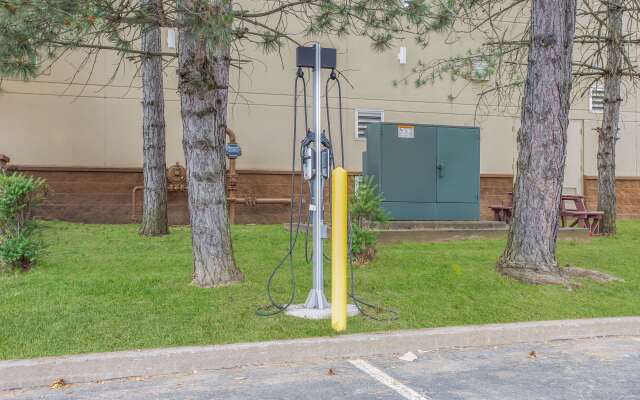 Burrstone Inn, an Ascend Collection Hotel