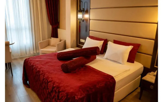Kronos Hotel