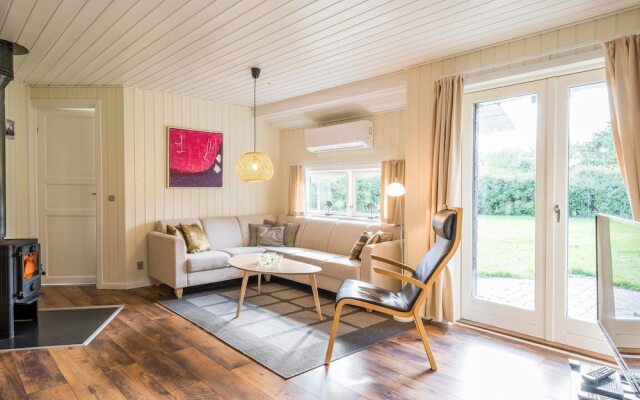 6 Person Holiday Home in Hemmet