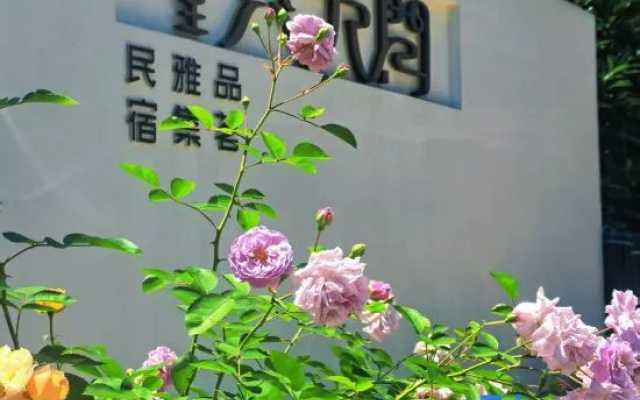 Eight or nine residential rooms in East Lake – Outside – Wuhan