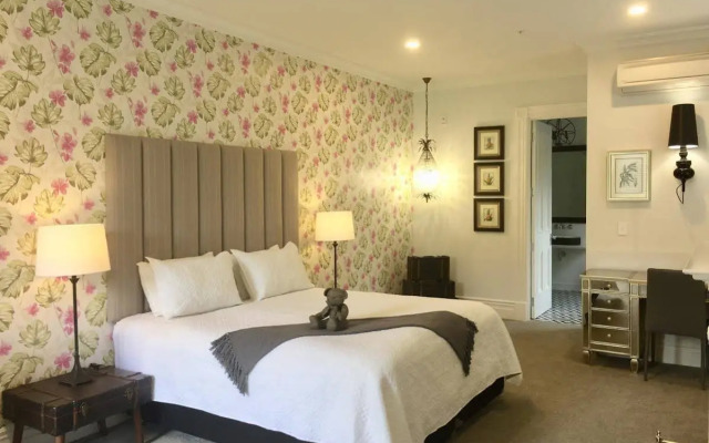 Henley Hotel
