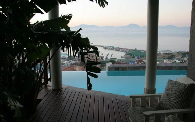 3ColoursBlue Guest House