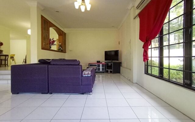 OYO HOME 90241 Villa Home Sibu