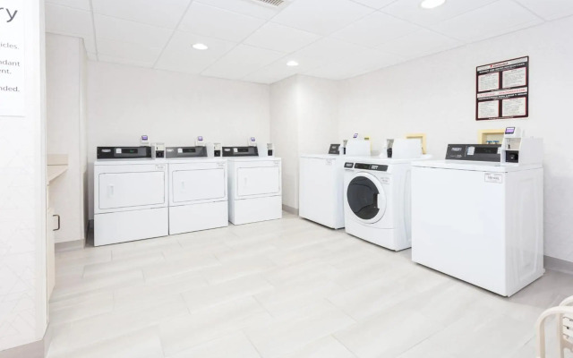 Holiday Inn Express & Suites Williamsburg by IHG