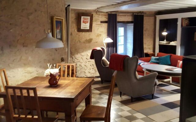 Cosy Castle in Onlay with Swimming Pool