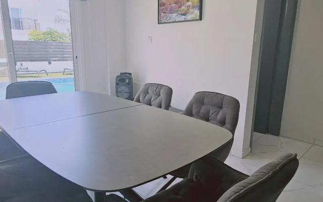 131 VOR - Stay M L Villa