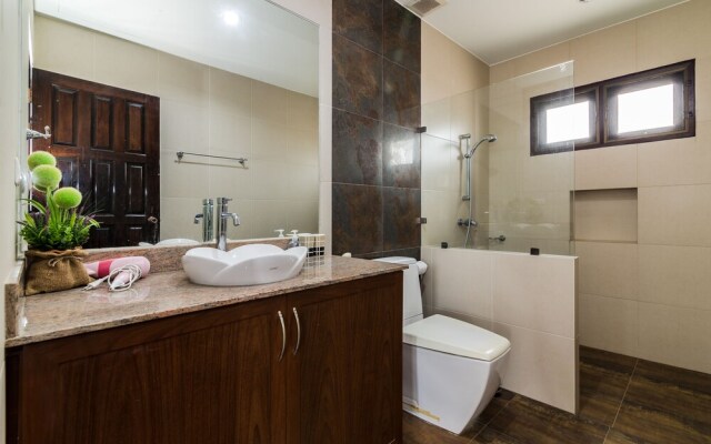 4 Bedroom Private Bali Style Villa HH1