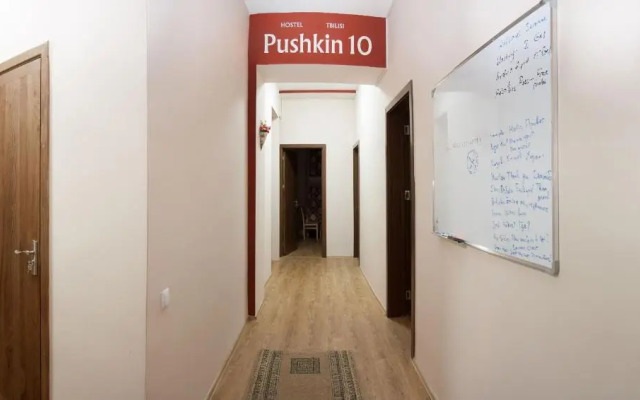 Pushkin 10 Hostel