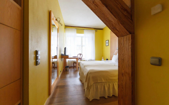 The Three Sisters Hotel