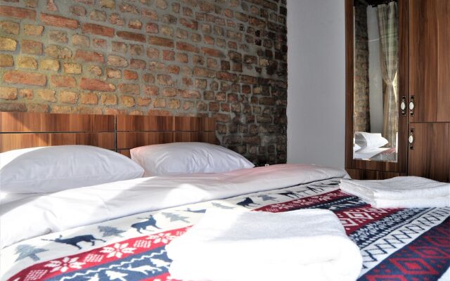 Rooftop Balat Rooms And Apartments Vodina