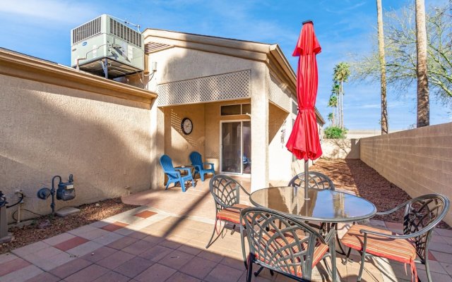 Limousine Sun City West 2 Bedroom Home by Redawning
