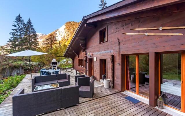 Charming Little Chalet for 6 People & Free Ski Lockers