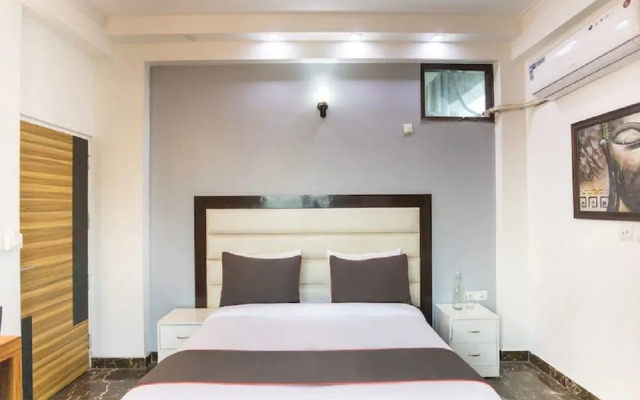 Sangvi Palace