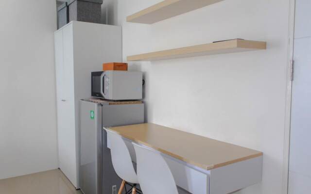 Cozy Living Studio Room At Urbantown Serpong Apartment