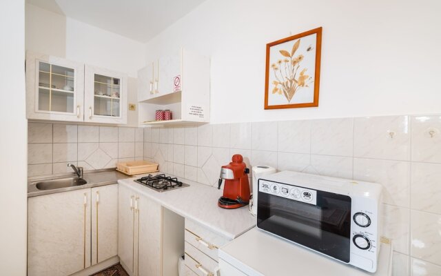 Nice Apartment Silvia 4 for 3 Persons