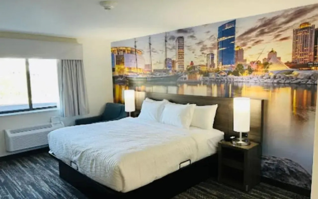 Clarion Pointe