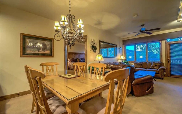 3105 Champagne Lodge,Trappeurs