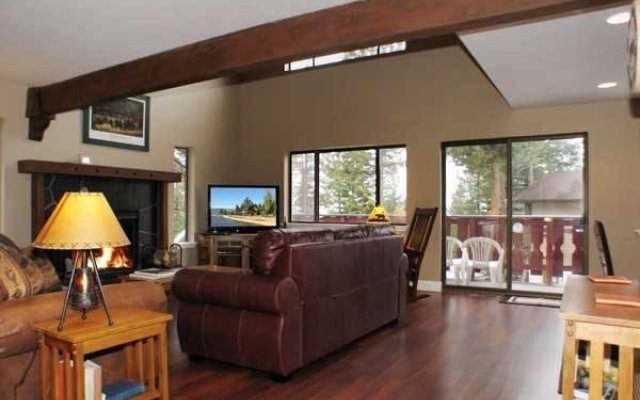 Tahoe Tyrol Lodge by RedAwning