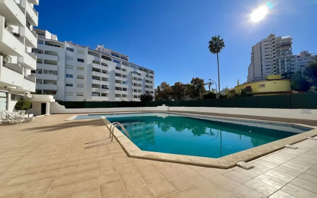 Albufeira Town Apartment by Homing