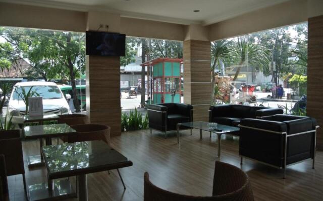 Grand Tulip Hotel