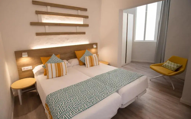 R2 Maryvent Beach Apartaments