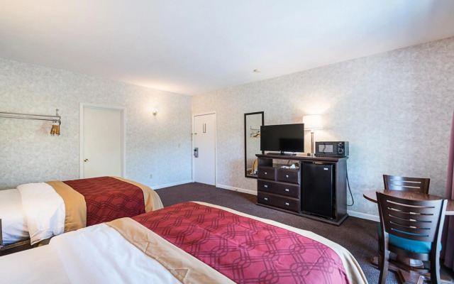 Econo Lodge Lee - Great Barrington