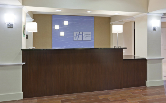 Holiday Inn Exp Stes Rogers by IHG