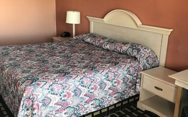 Travelodge by Wyndham Thomasville AL