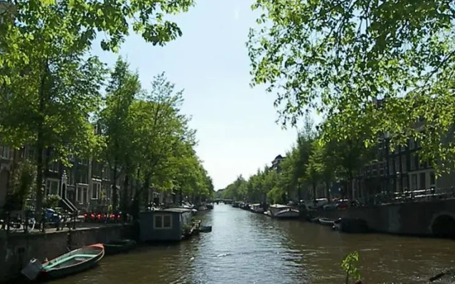 Authentic Jordaan Apartment