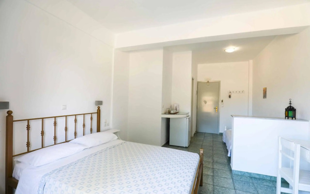 Finikas Hotel