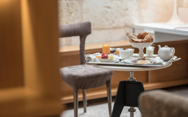 Yndo Hotel
