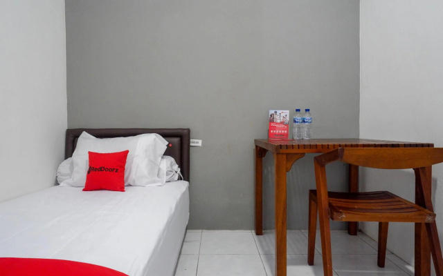 KoolKost Syariah near Universitas PGRI Semarang - Minimun Stay 6 Nights – Guest Rooms – Semarang
