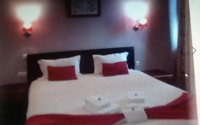 Room in Guest Room - Deluxe Double Room With Balcony in Vila do Maio