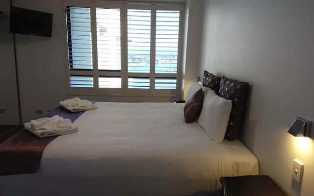 Surfers Hawaiian Holiday Apartments