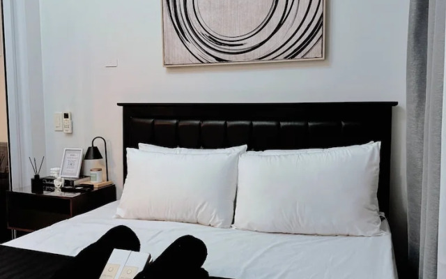 Stunning 42nd Floor Apt With Netflix