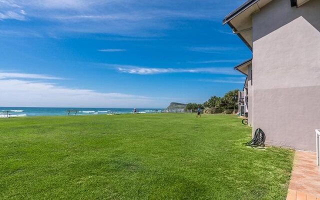 Absolute Beachfront Apartments Lennox Head