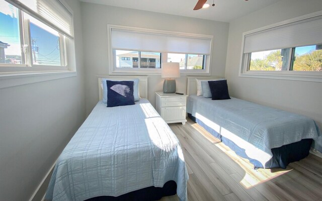 Aqua Vista by Sea Scape Properties