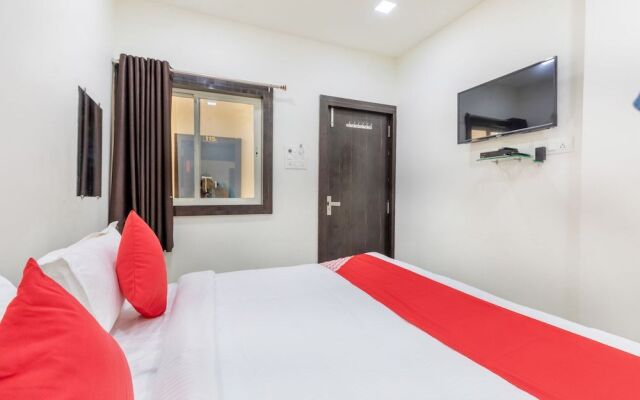 Oyo 40682 Hotel Lake City Pride