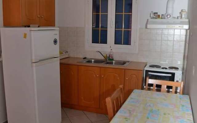 Matina Apartments Tyros