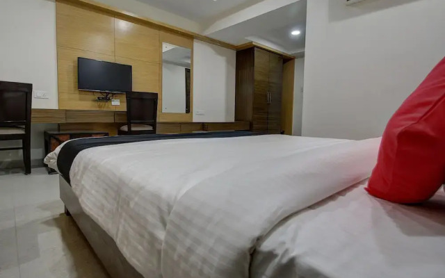 Pbs Grand by OYO Rooms