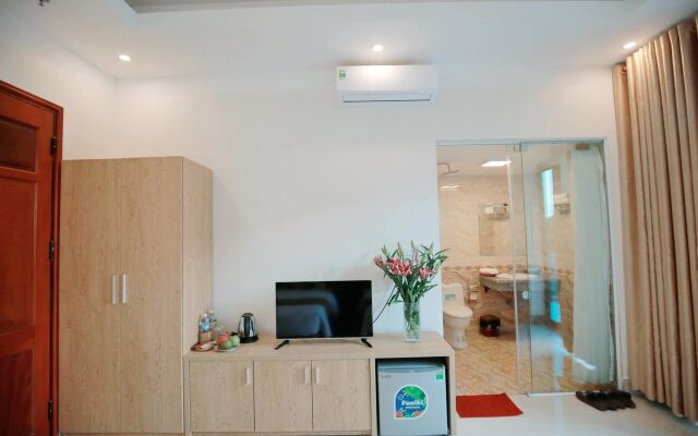 Anova Airport Hotel — Convenient & Friendly