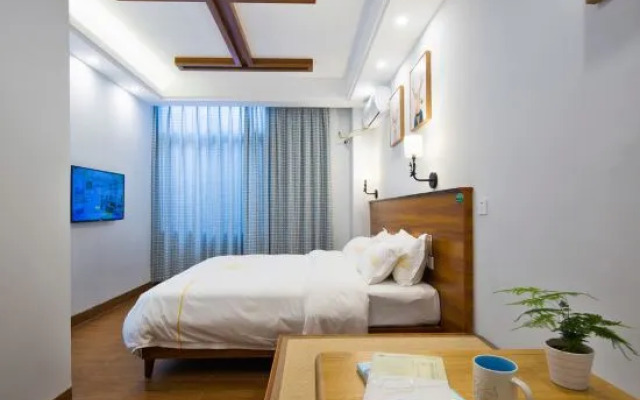 Xiaoluchen Ke Hotel(Haikou Meilan International Airport)