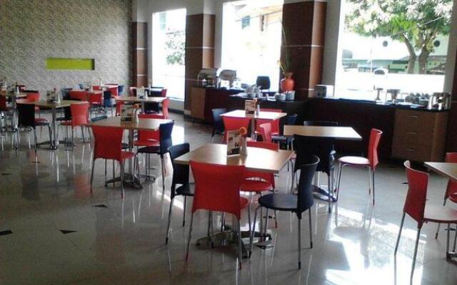 Hotel Tiatira Kencana