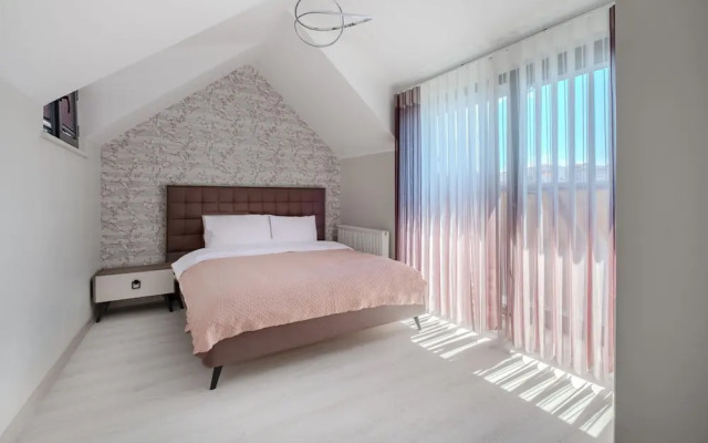Sea View Duplex w Terrace in Goldenhorn